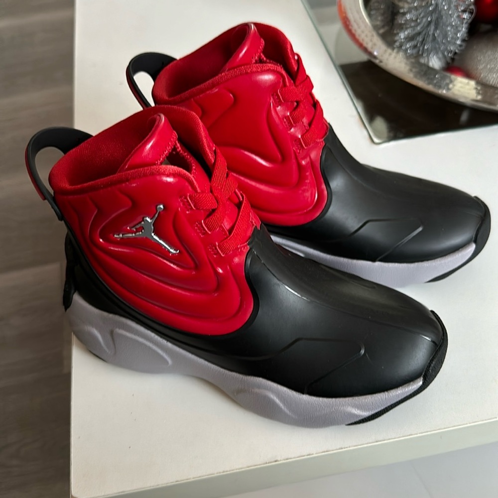 Jordan drip 23 NWOT